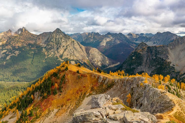 📗 Hiking Guide for Maple Pass